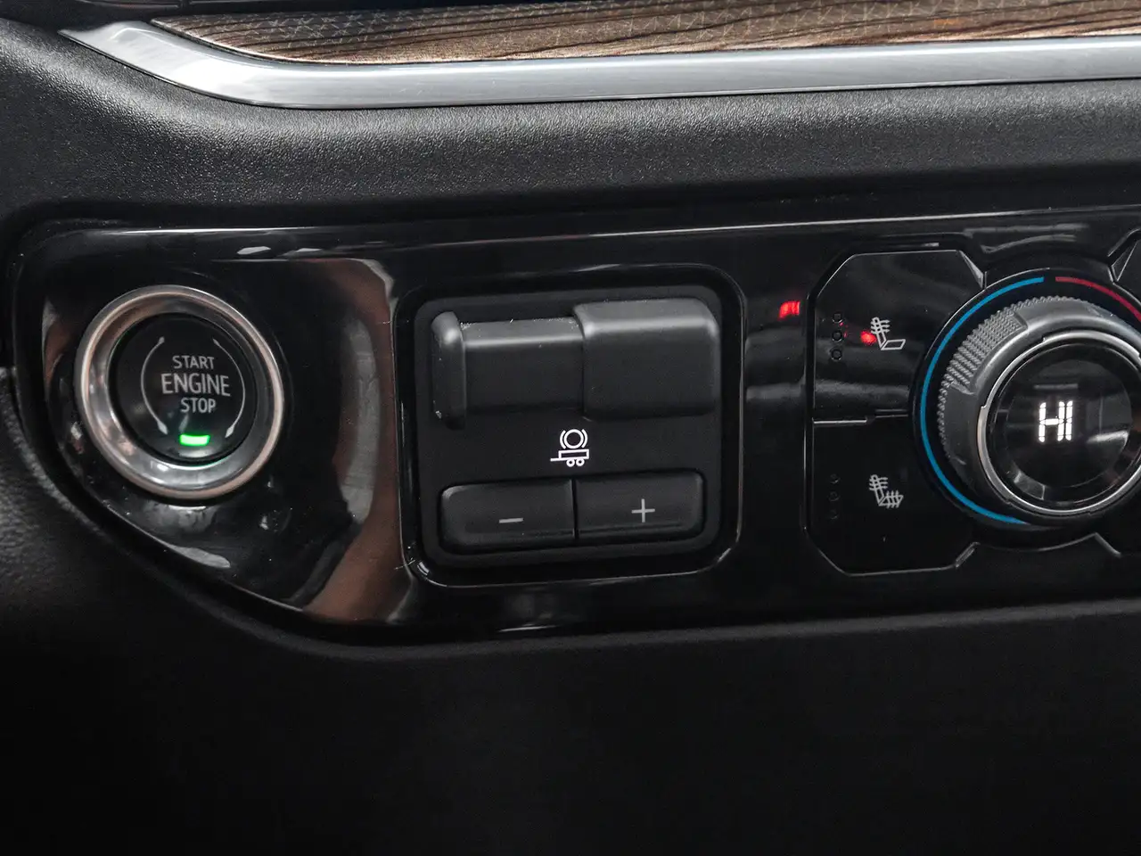 Chevrolet Silverado 1500 - Image 22