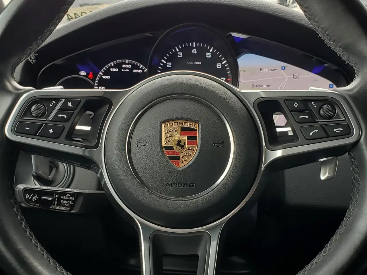 Porsche Cayenne - Image 11
