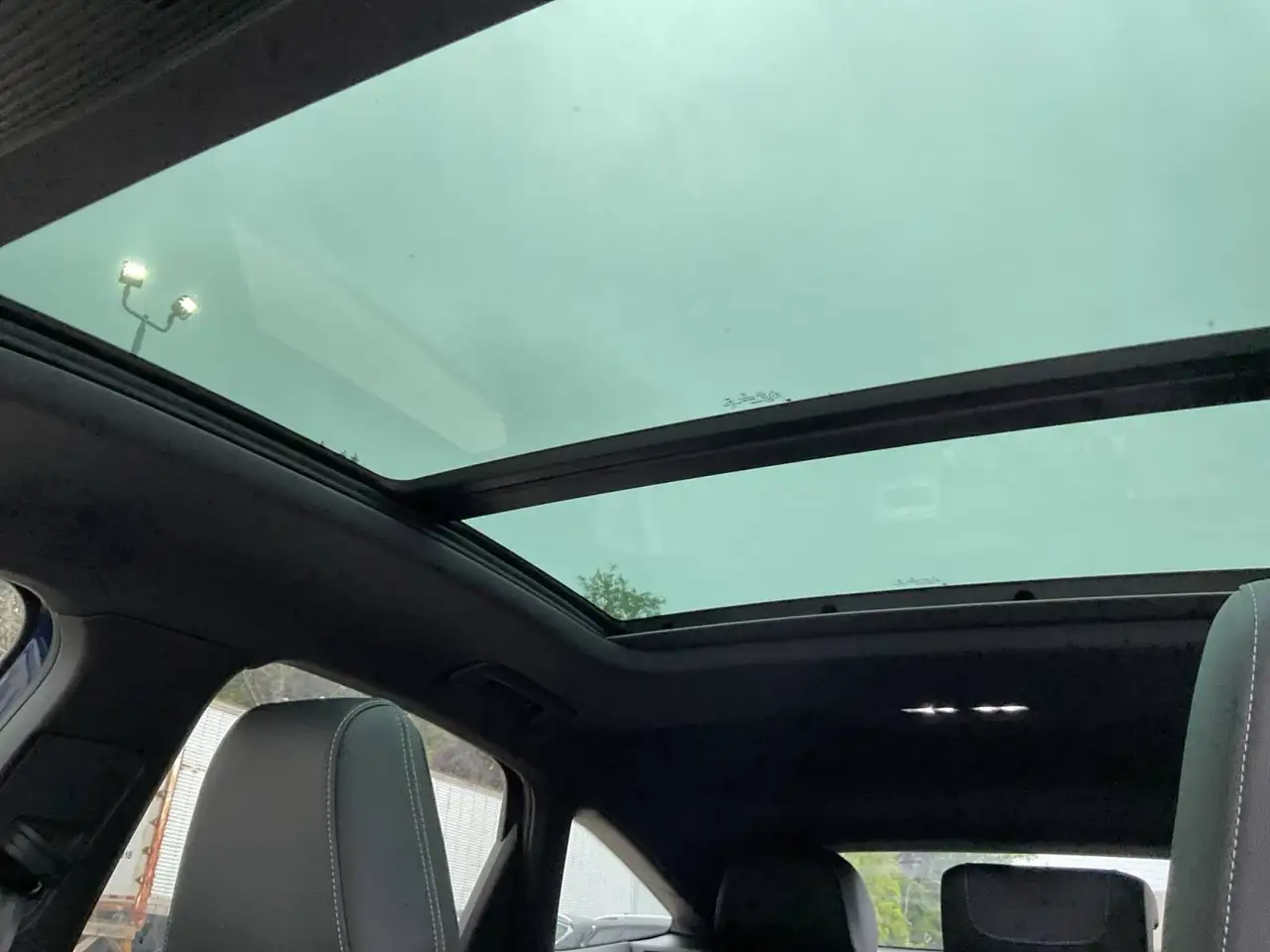 Audi Q4 e-tron - Image 20