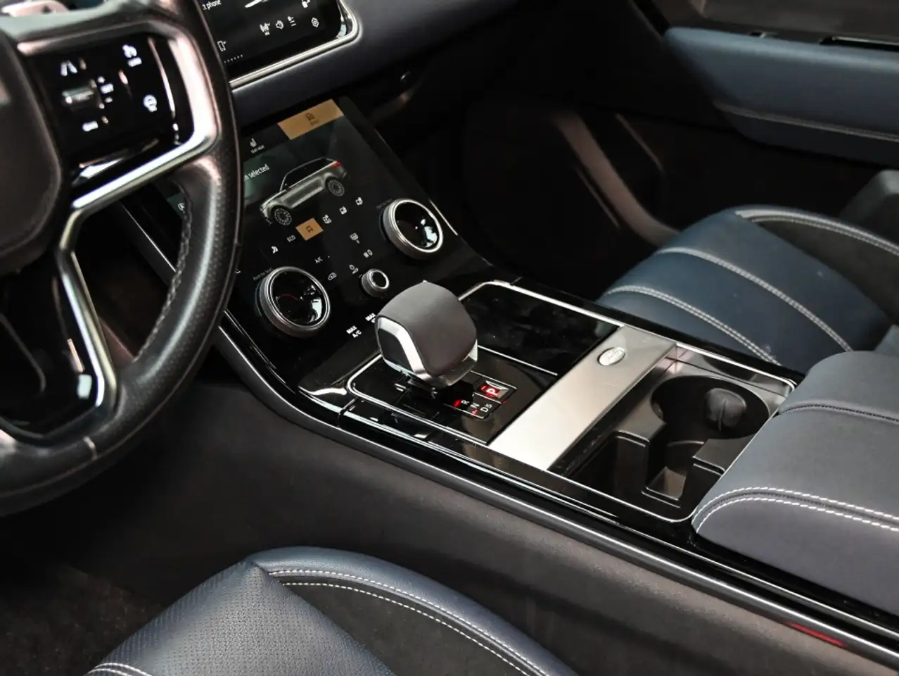 Land Rover Range Rover Velar - Image 14