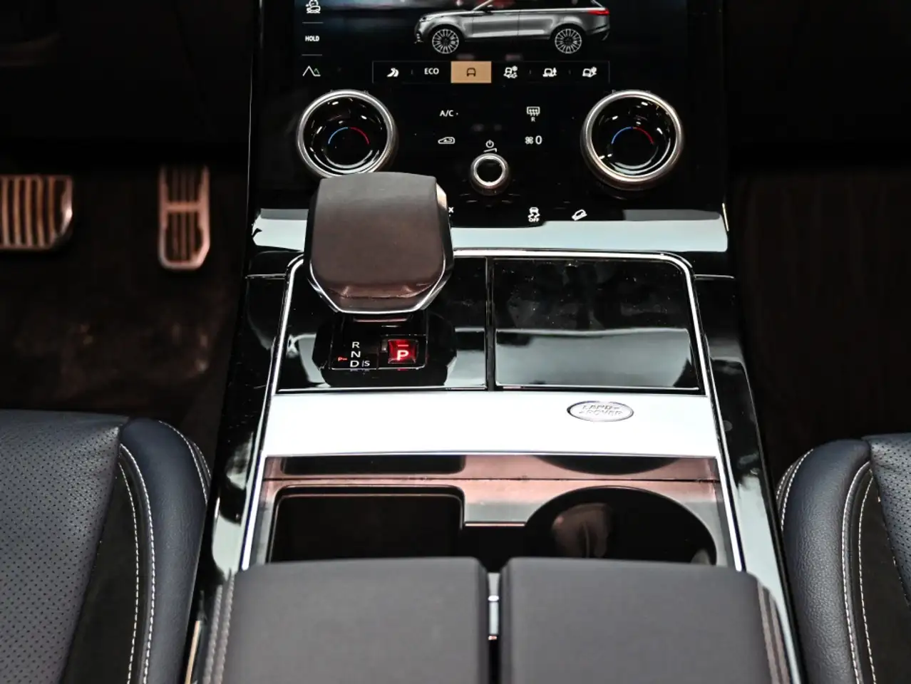 Land Rover Range Rover Velar - Image 24