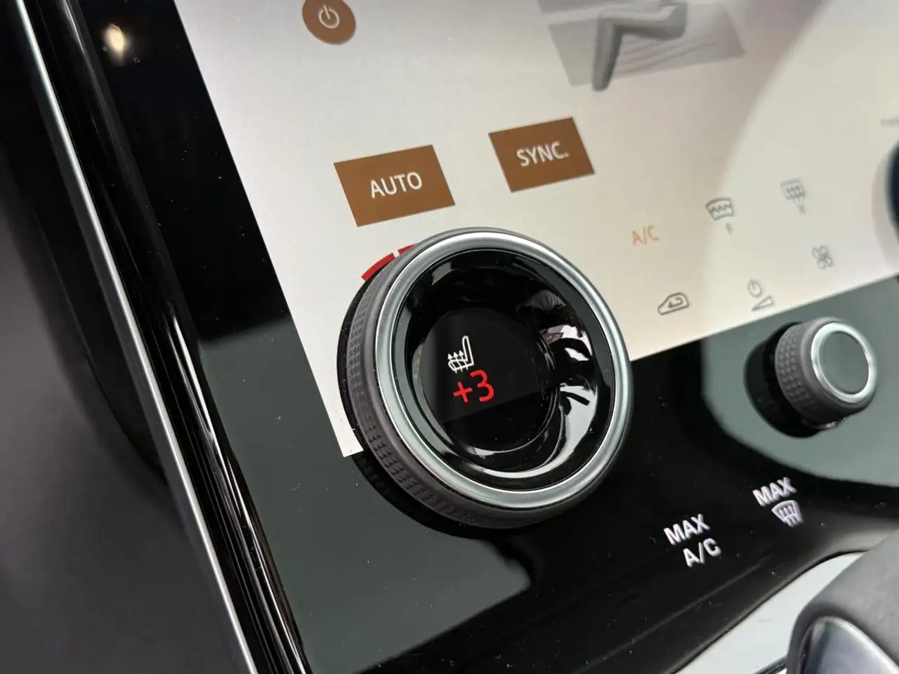 Land Rover Range Rover Velar - Image 8