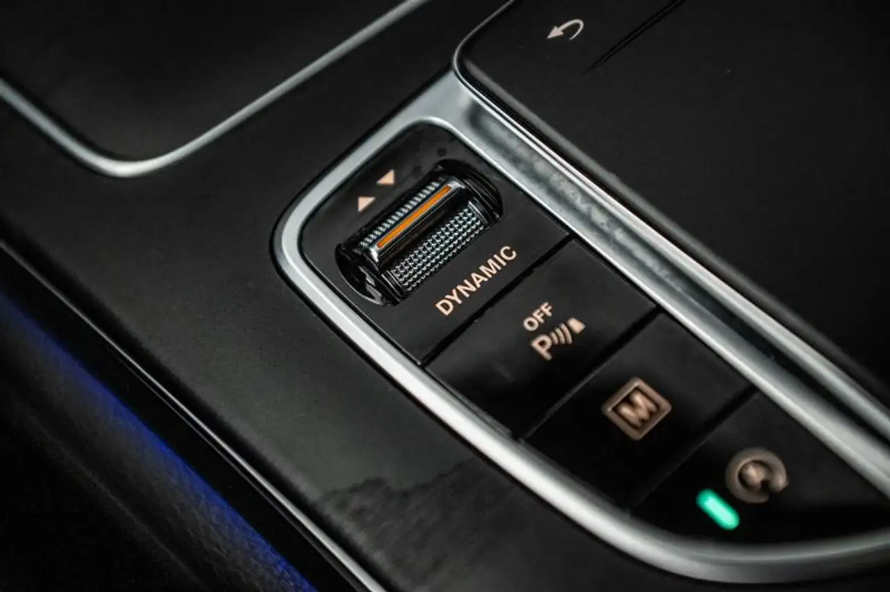 Mercedes-Benz GLC - Image 23