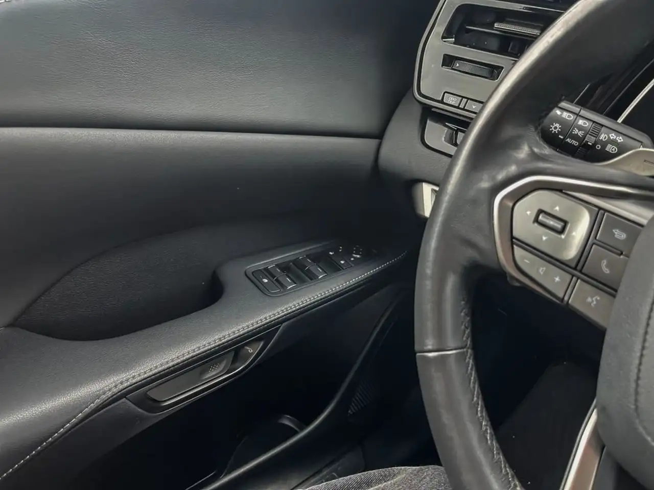 Lexus RX - Image 16