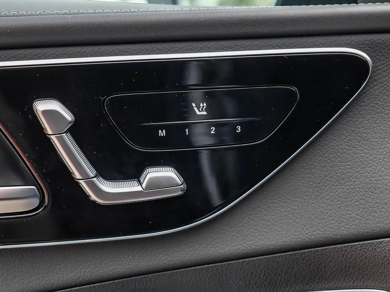 Mercedes-Benz C-Class - Image 18