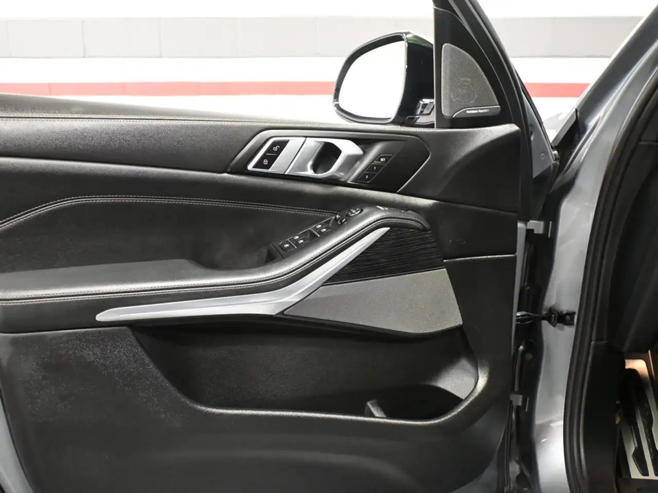 BMW X5 - Image 11
