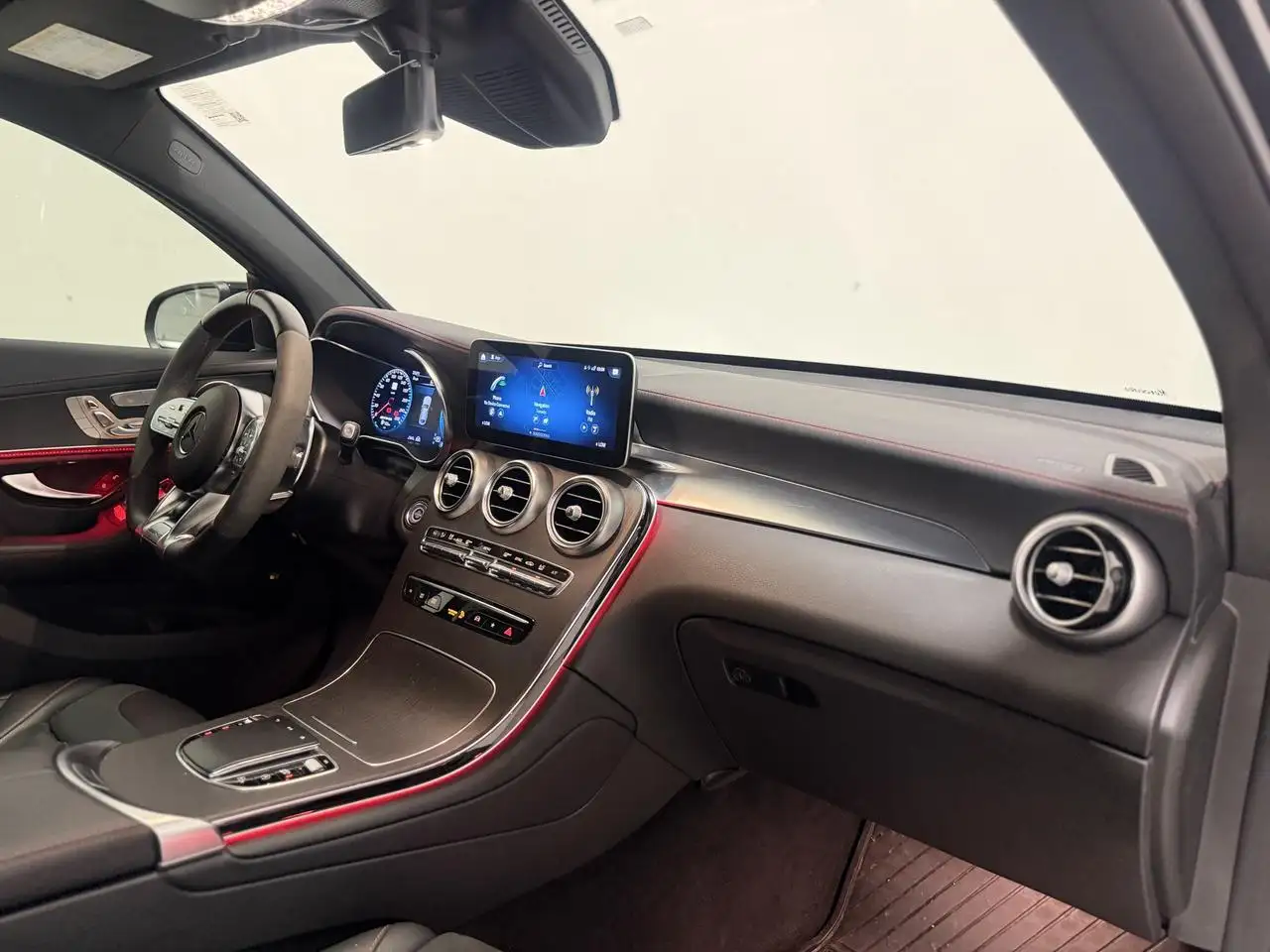 Mercedes-Benz GLC - Image 27
