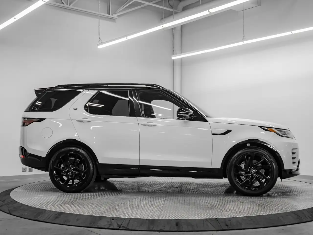 Land Rover Discovery - Image 7