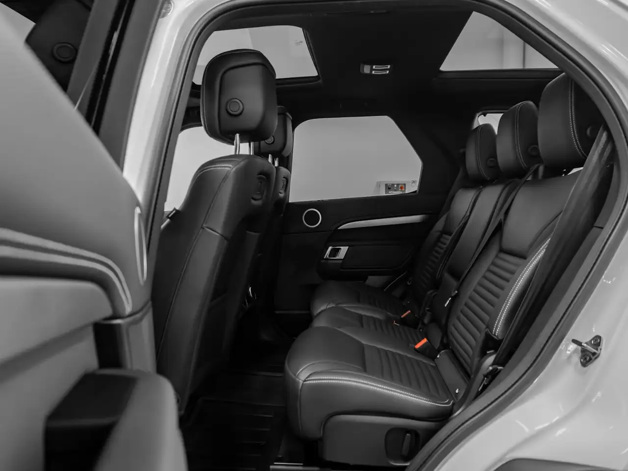 Land Rover Discovery - Image 27