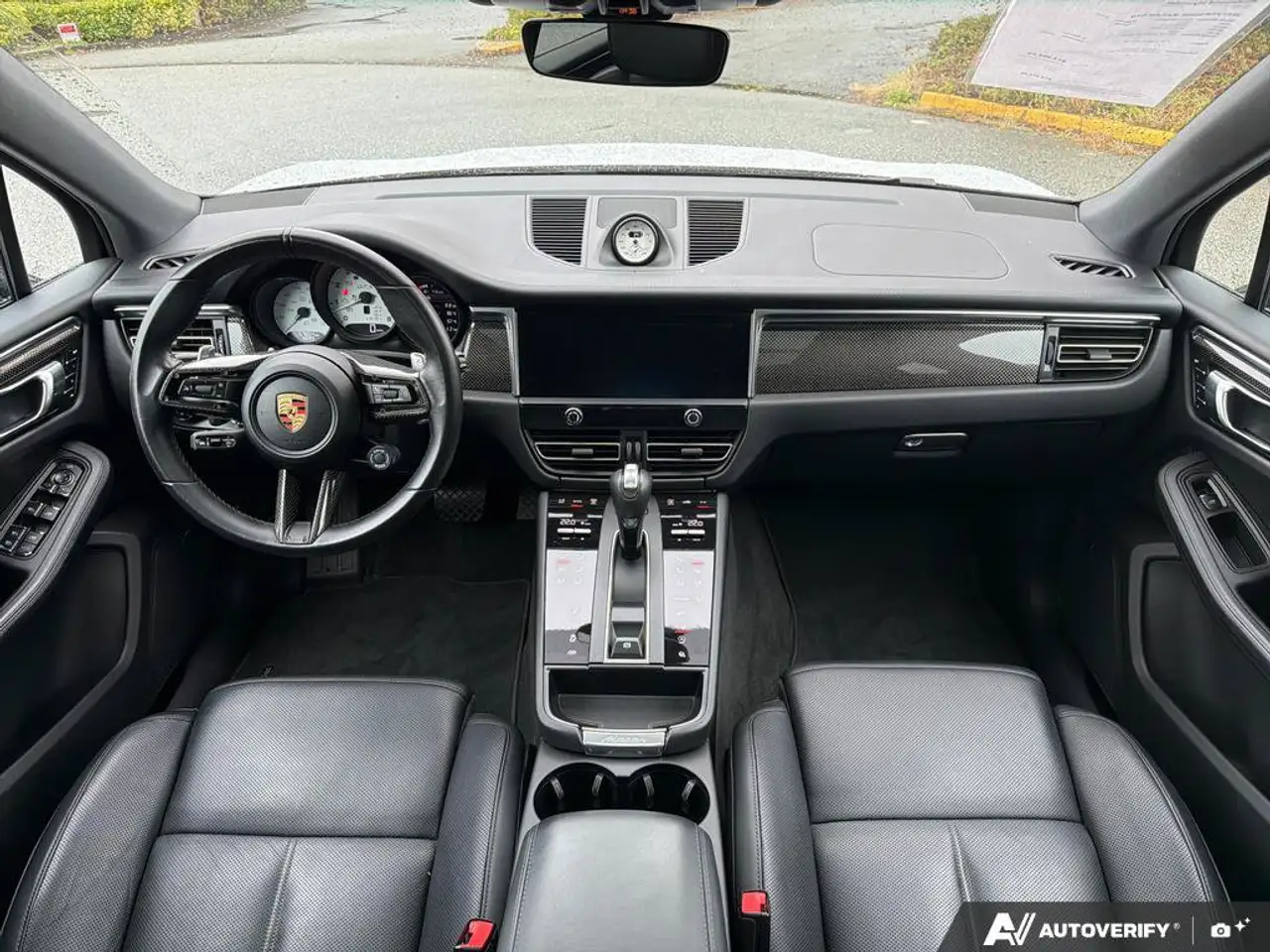 Porsche Macan - Image 21