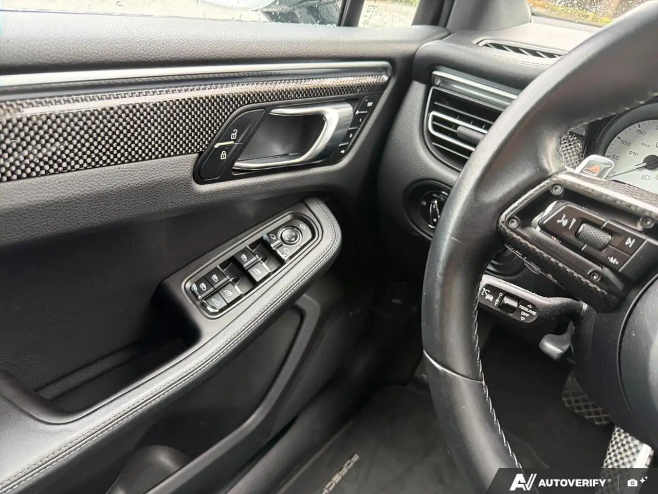 Porsche Macan - Image 14