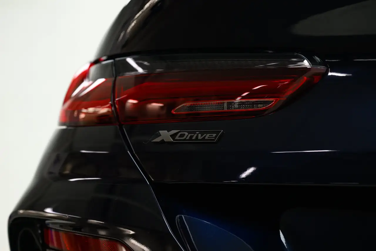 BMW 8 Series - Image 10