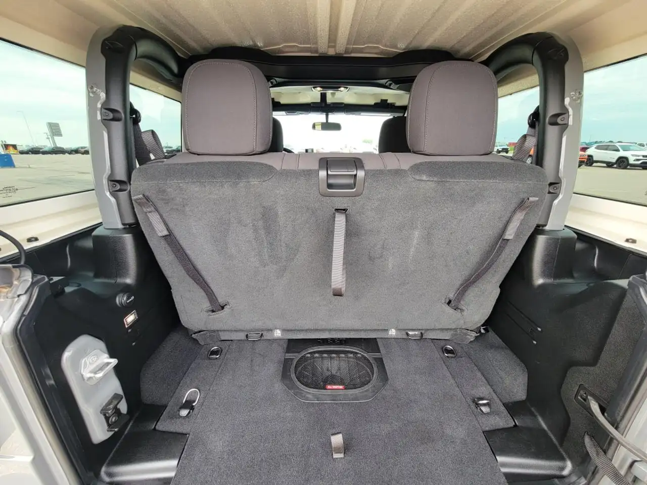 Jeep Wrangler - Image 20