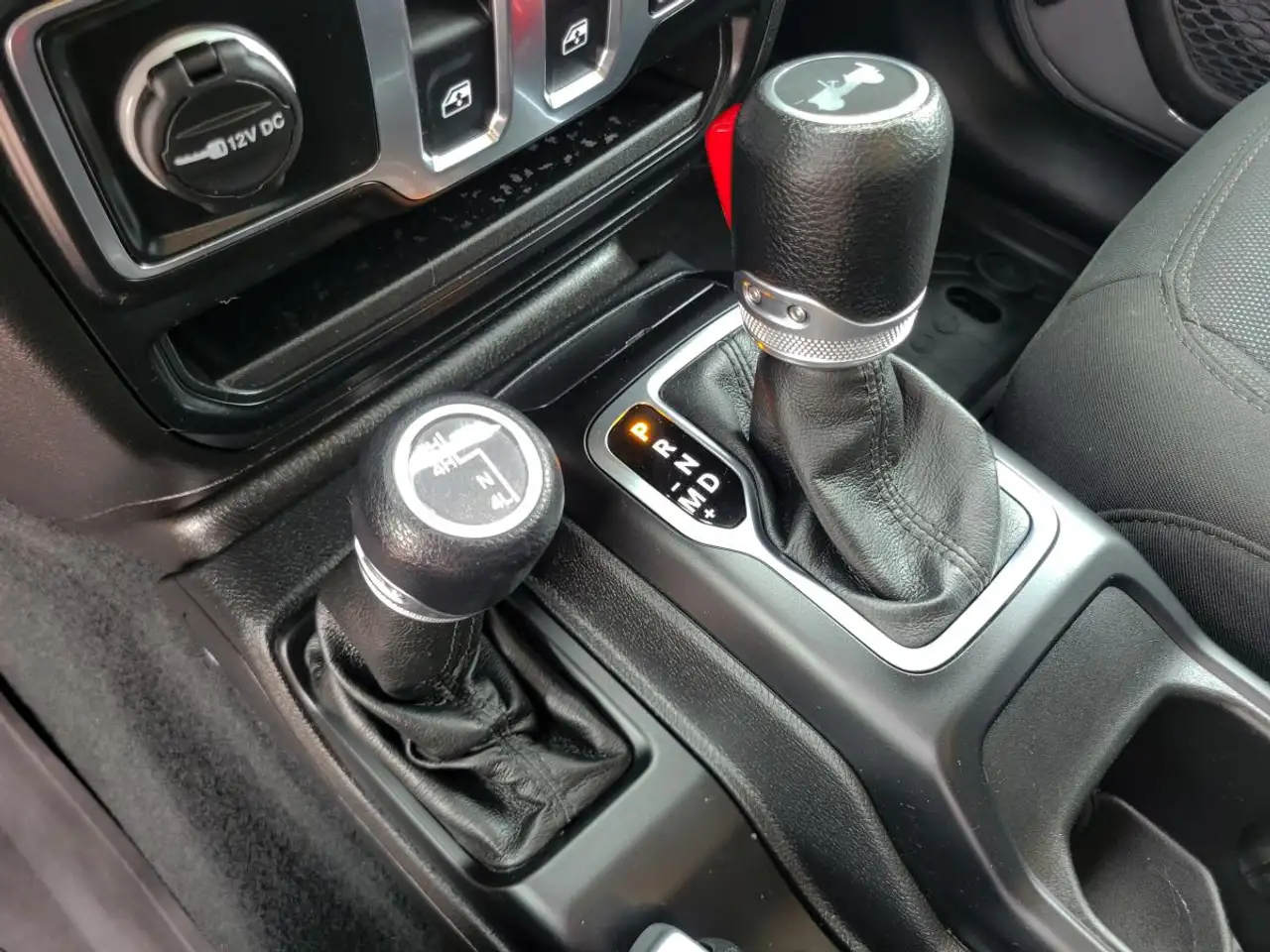 Jeep Wrangler - Image 14