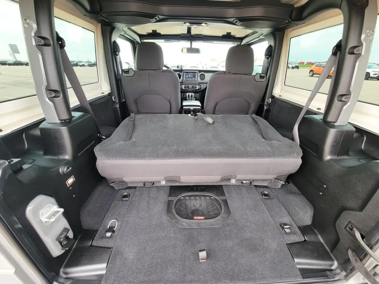 Jeep Wrangler - Image 21