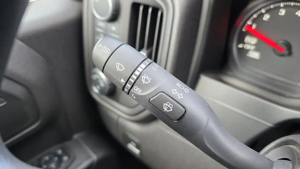 Chevrolet Silverado 1500 - Image 27