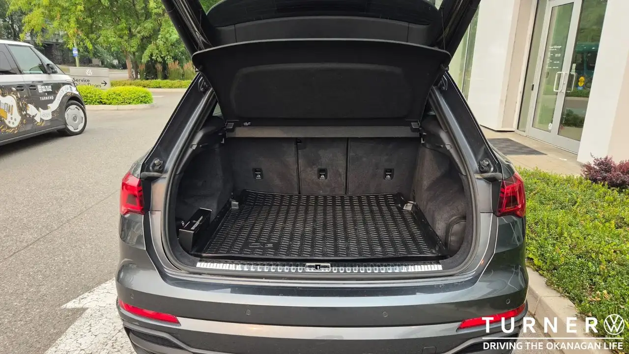 Audi Q3 - Image 11