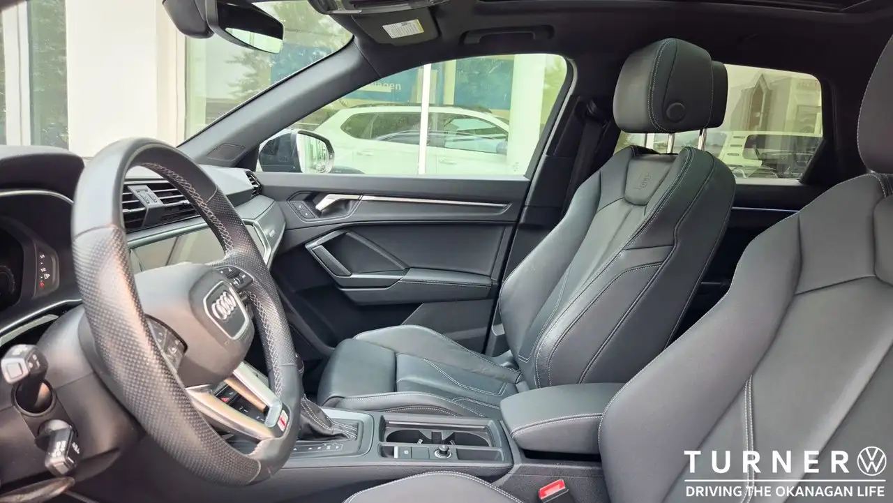 Audi Q3 - Image 8