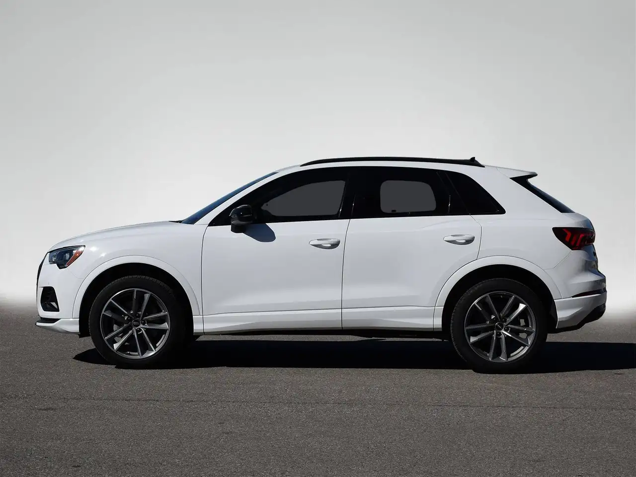 Audi Q3 - Image 4