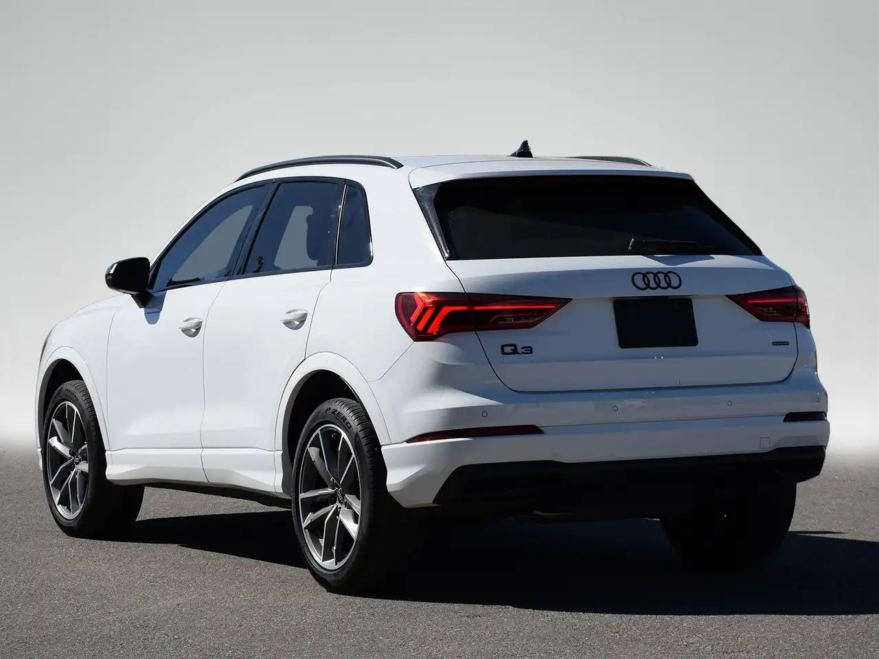 Audi Q3 - Image 3
