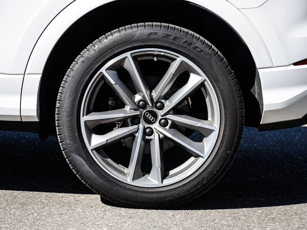 Audi Q3 - Image 7