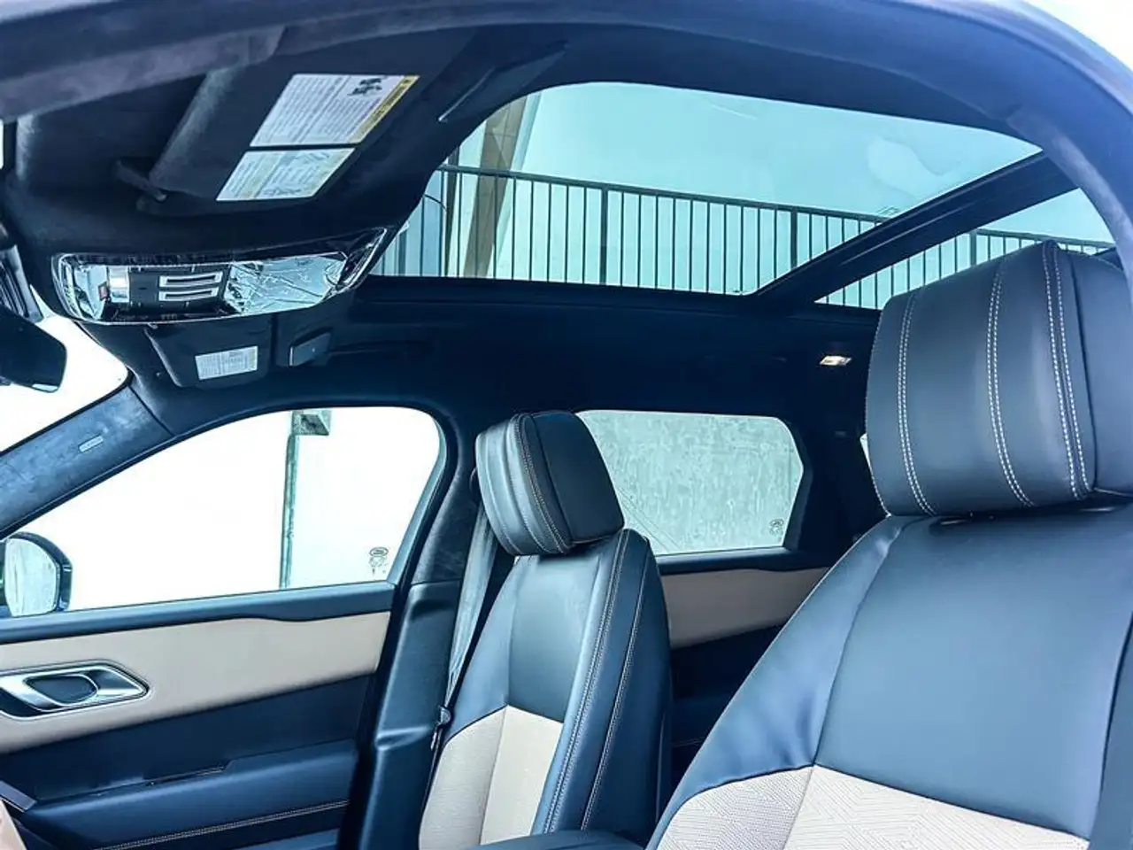 Land Rover Range Rover Velar - Image 10