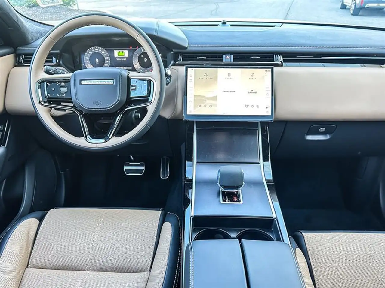 Land Rover Range Rover Velar - Image 17