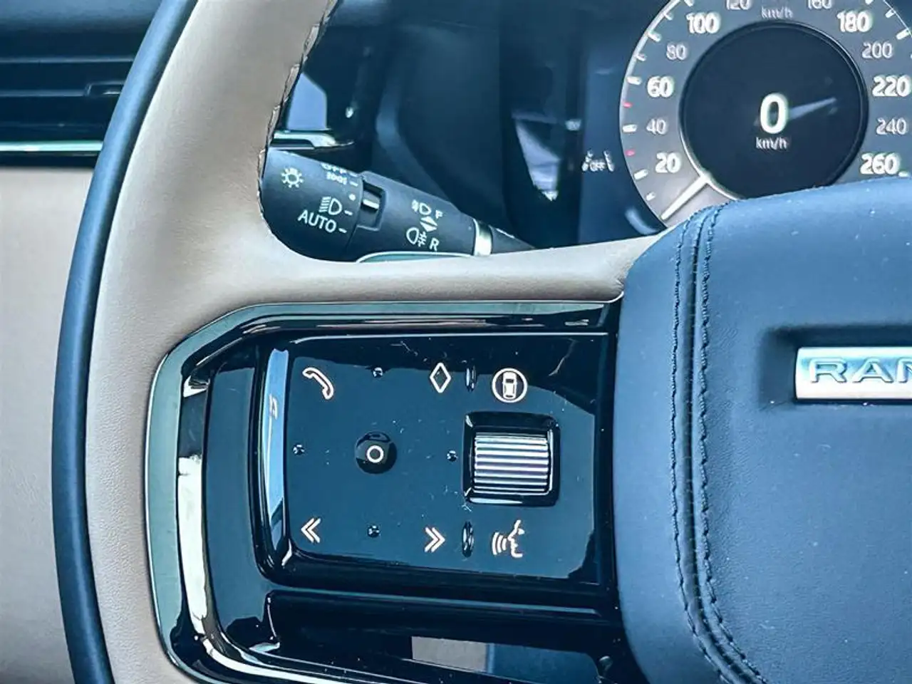 Land Rover Range Rover Velar - Image 23
