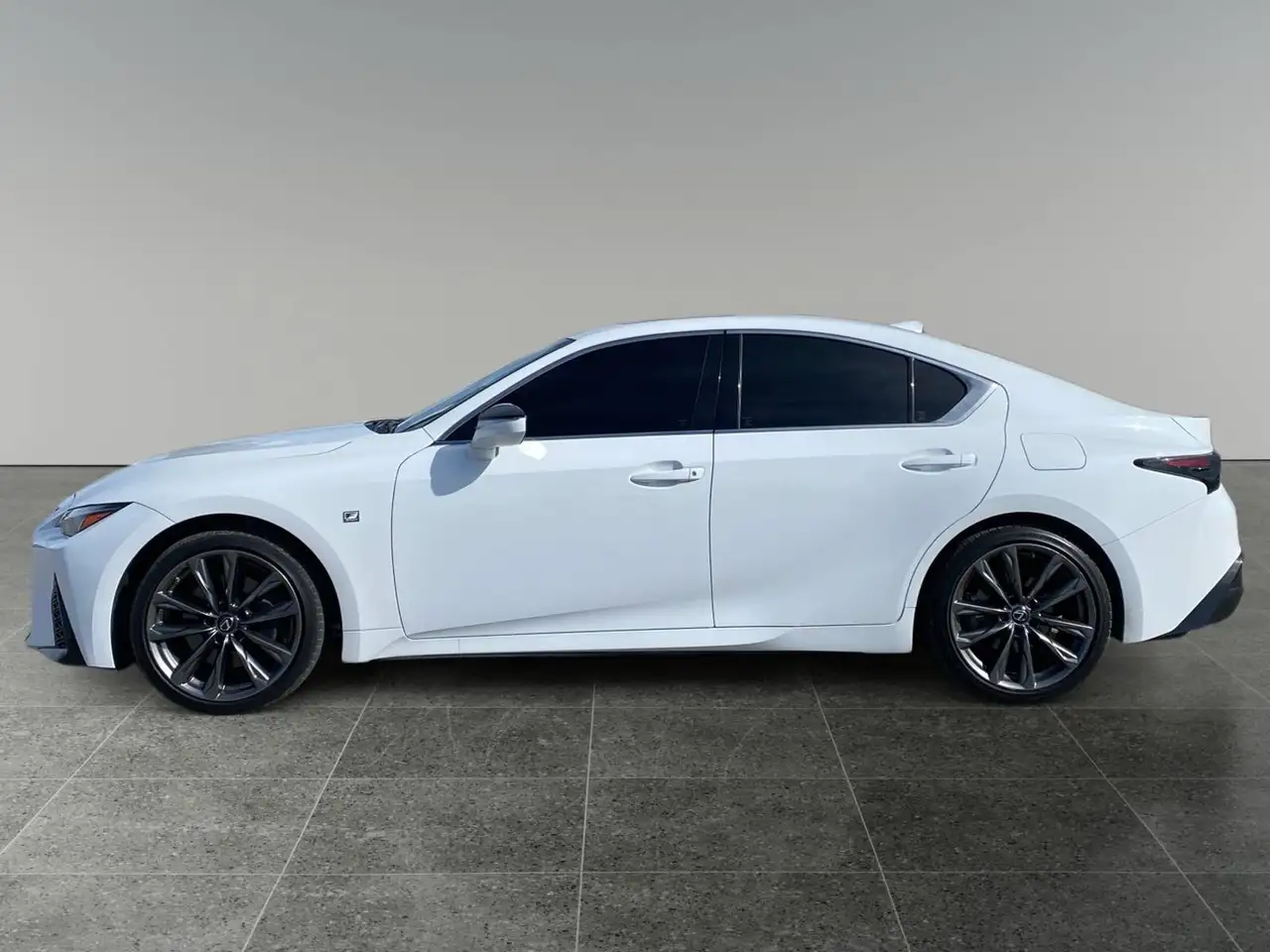 Lexus IS - Image 2