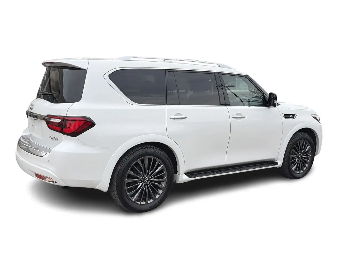 Infiniti QX80 - Image 15