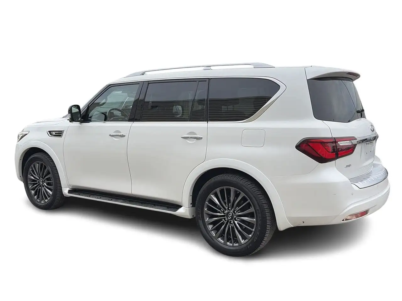 Infiniti QX80 - Image 9