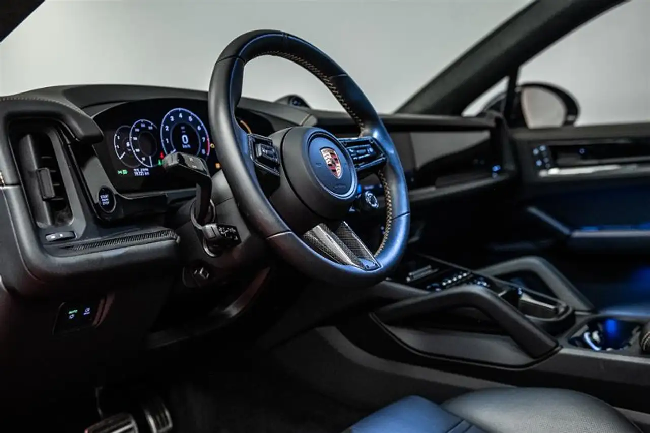 Porsche Cayenne - Image 20