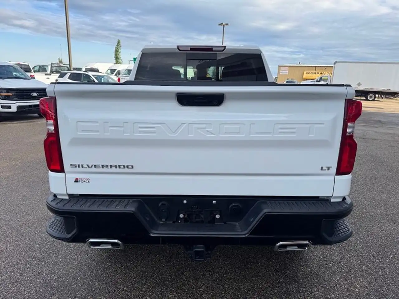Chevrolet Silverado 1500 - Image 3
