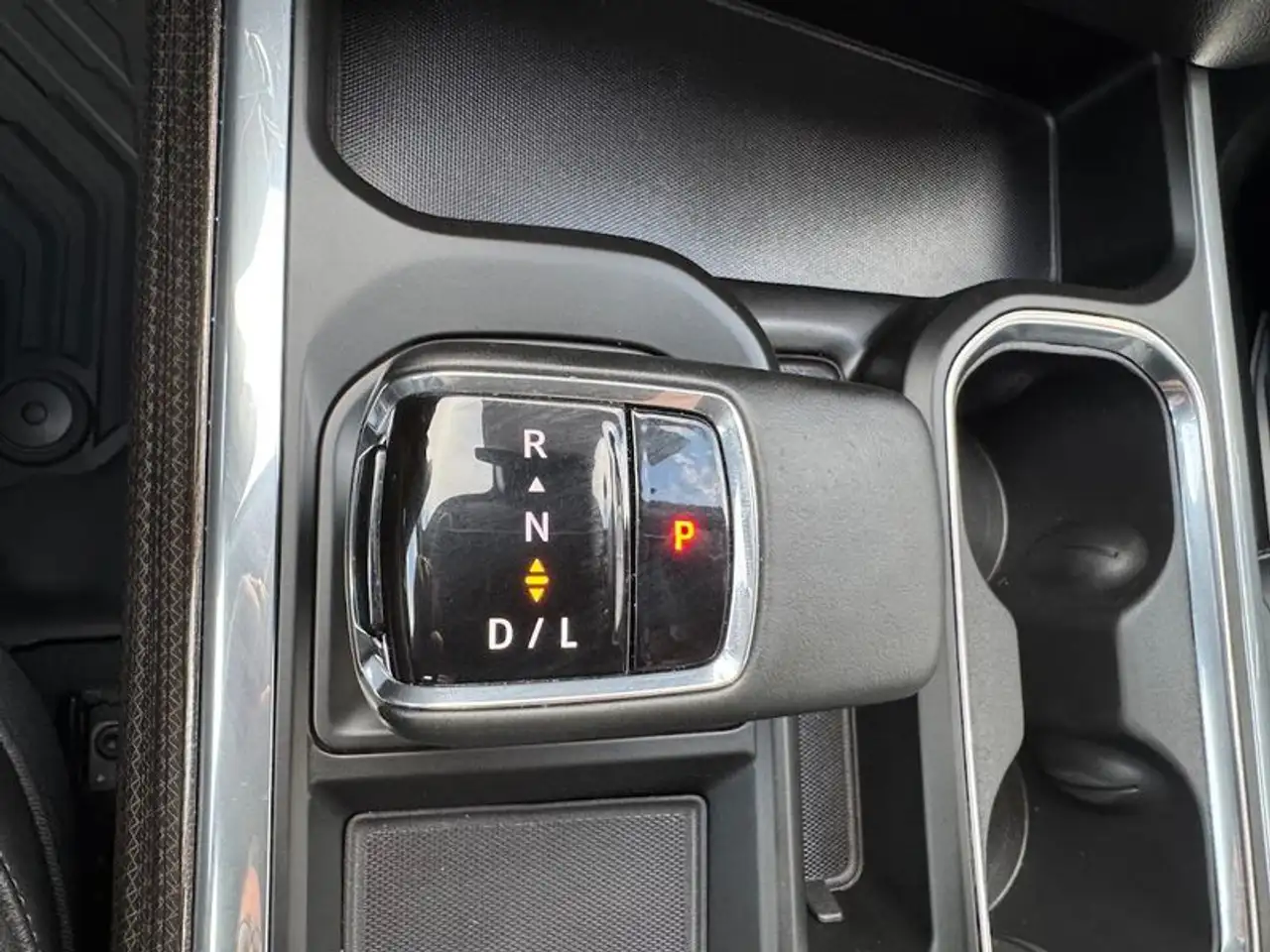 Chevrolet Silverado 1500 - Image 20