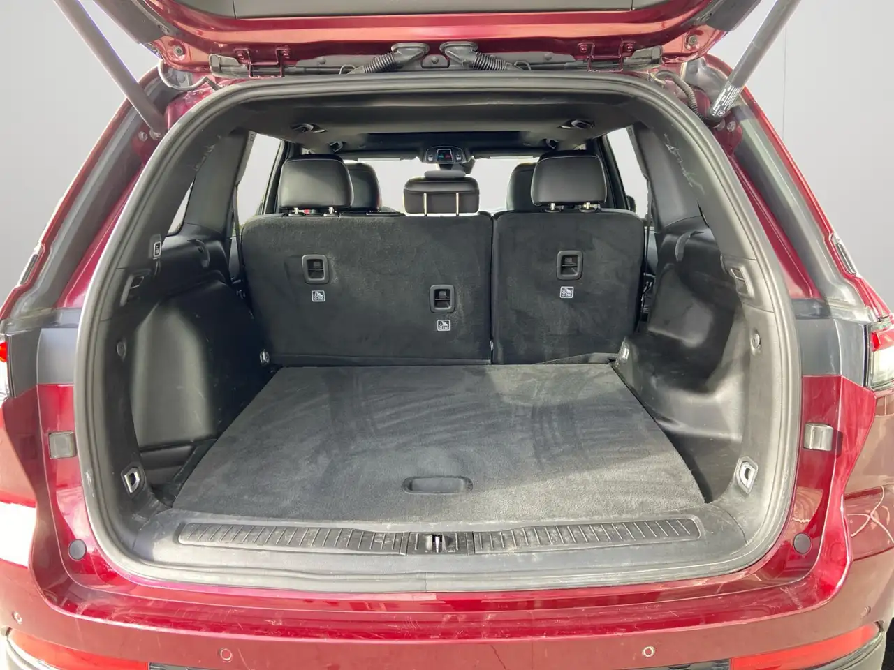 Jeep Grand Cherokee - Image 13