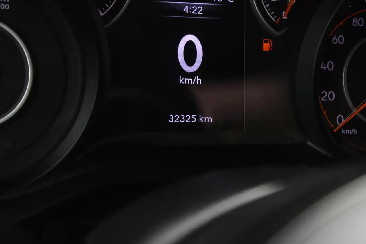 Jeep Wrangler - Image 11