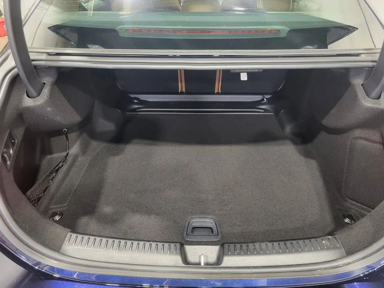 Mercedes-Benz E-Class - Image 9