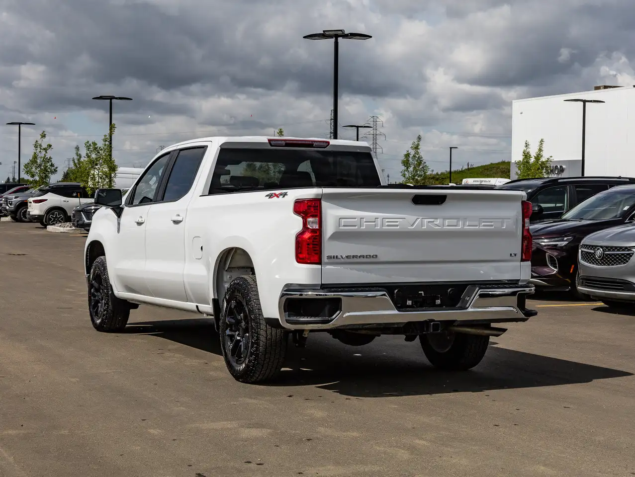 Chevrolet Silverado 1500 - Image 11