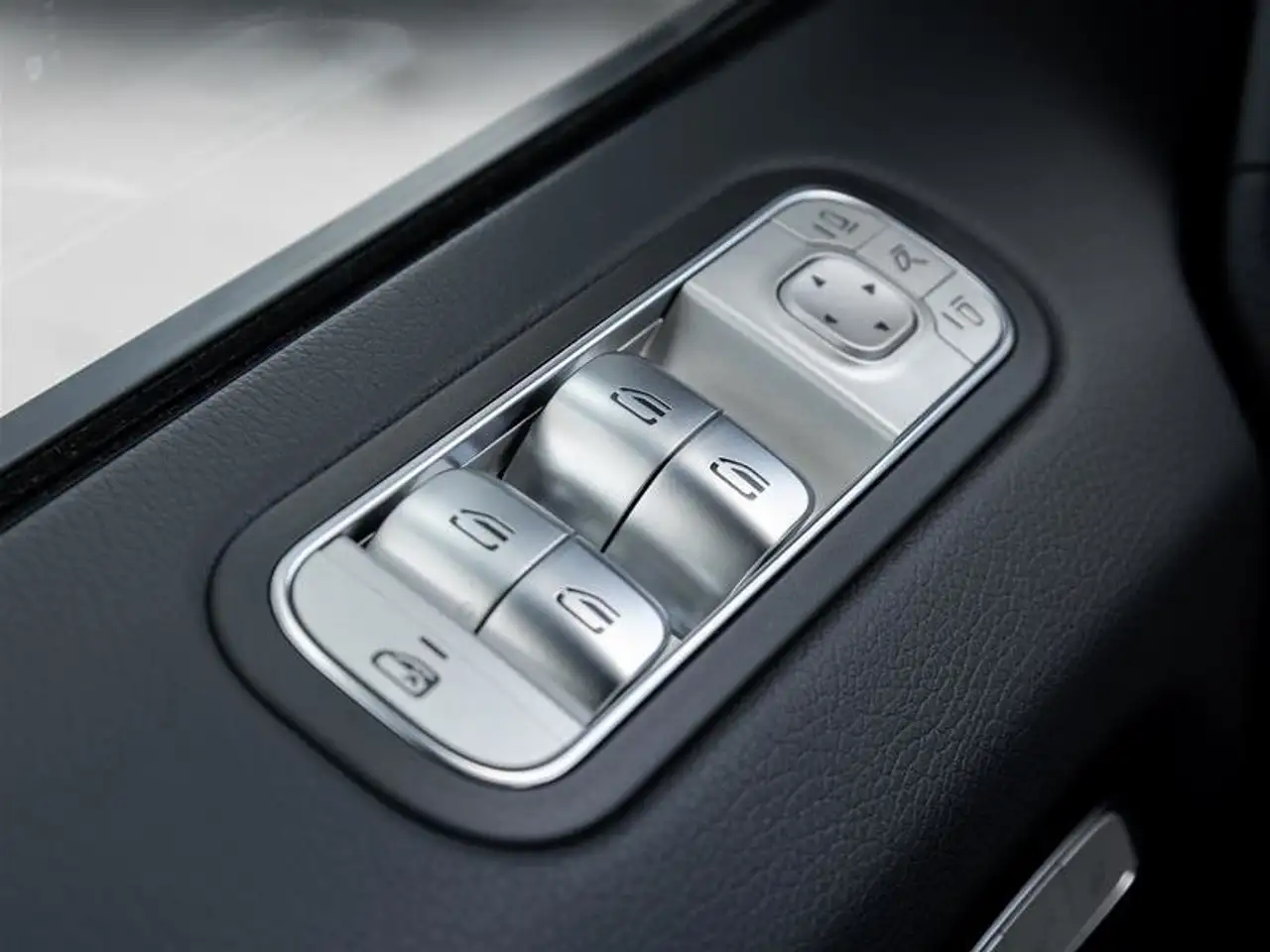 Mercedes-Benz G-Class - Image 35