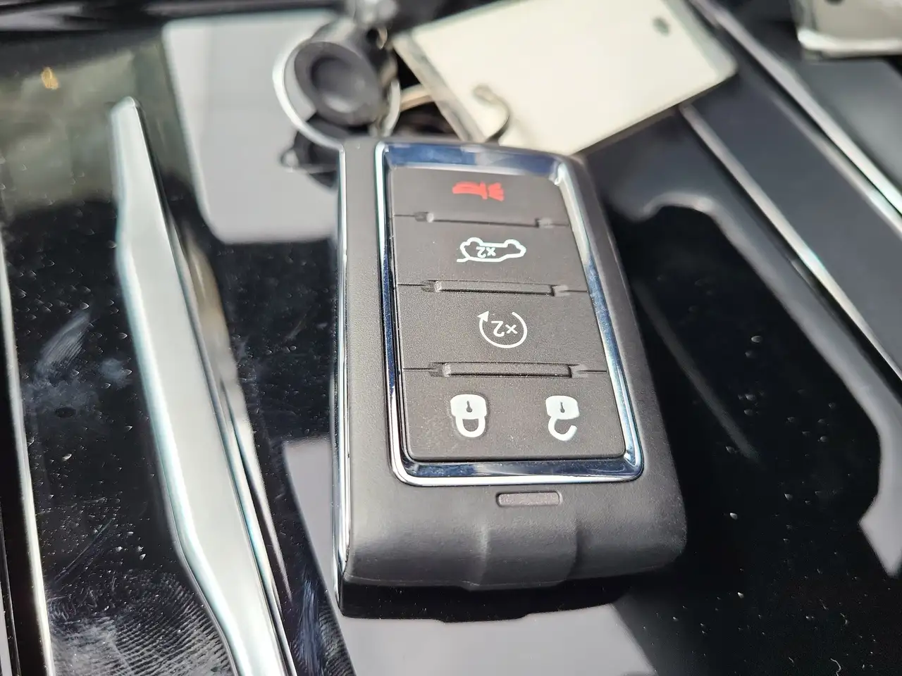 Jeep Grand Cherokee - Image 33