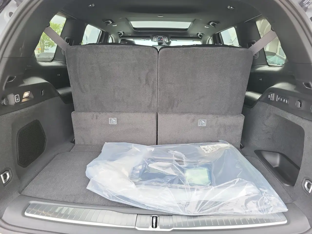 Jeep Grand Cherokee - Image 28