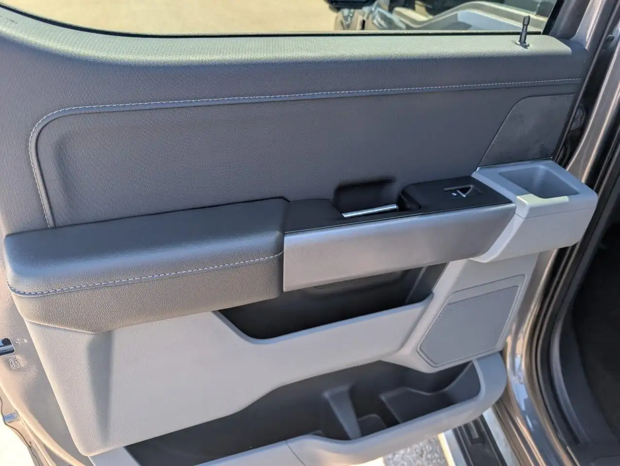 Ford F-150 - Image 17