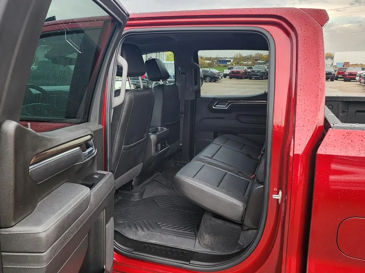 Chevrolet Silverado 1500 - Image 12