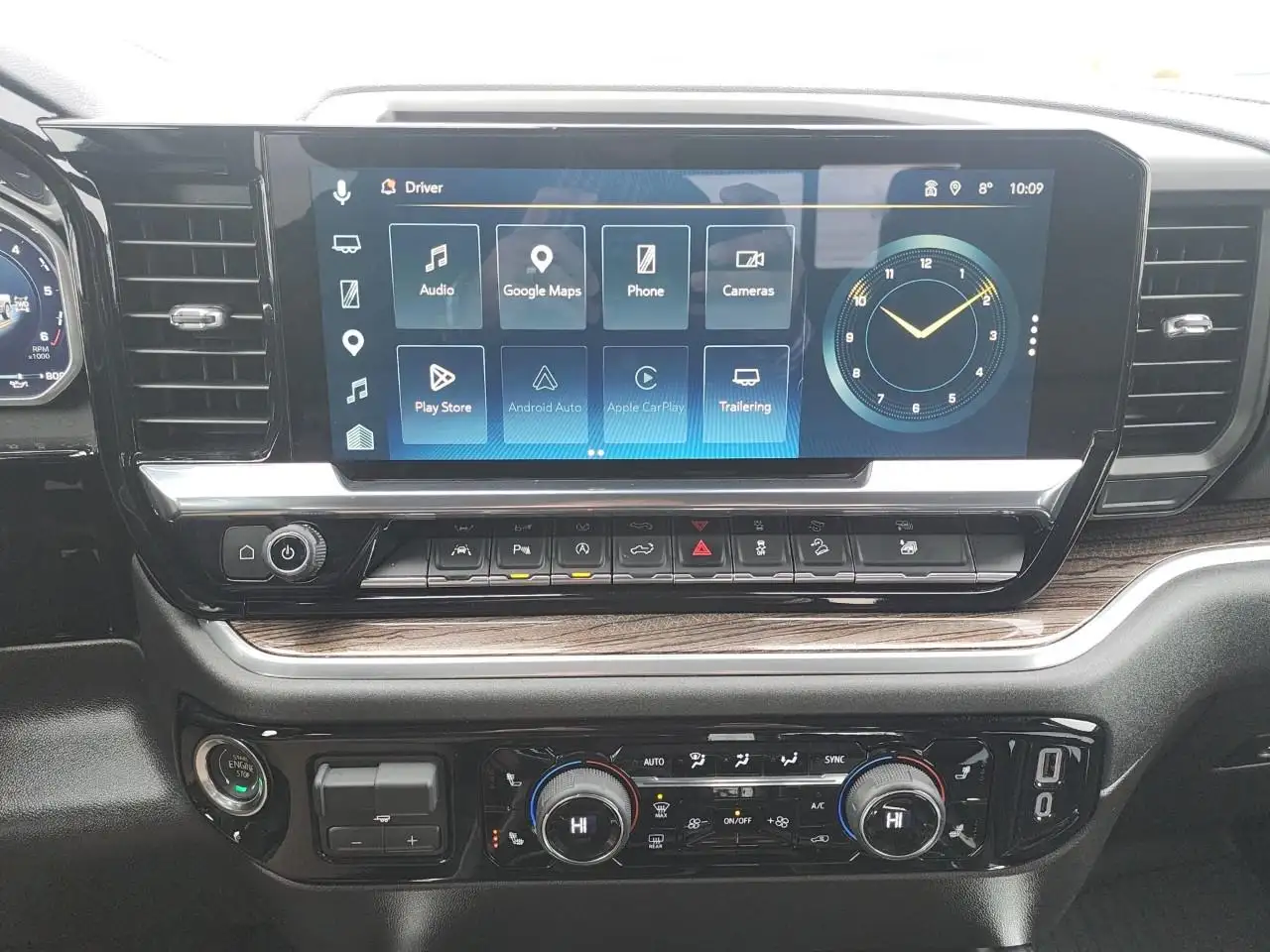 Chevrolet Silverado 1500 - Image 24