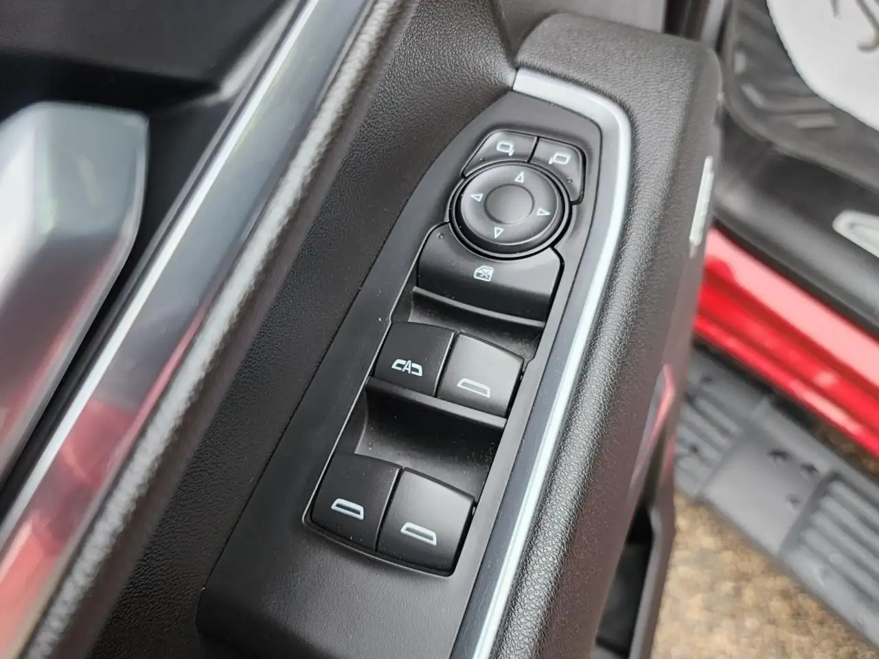 Chevrolet Silverado 1500 - Image 9