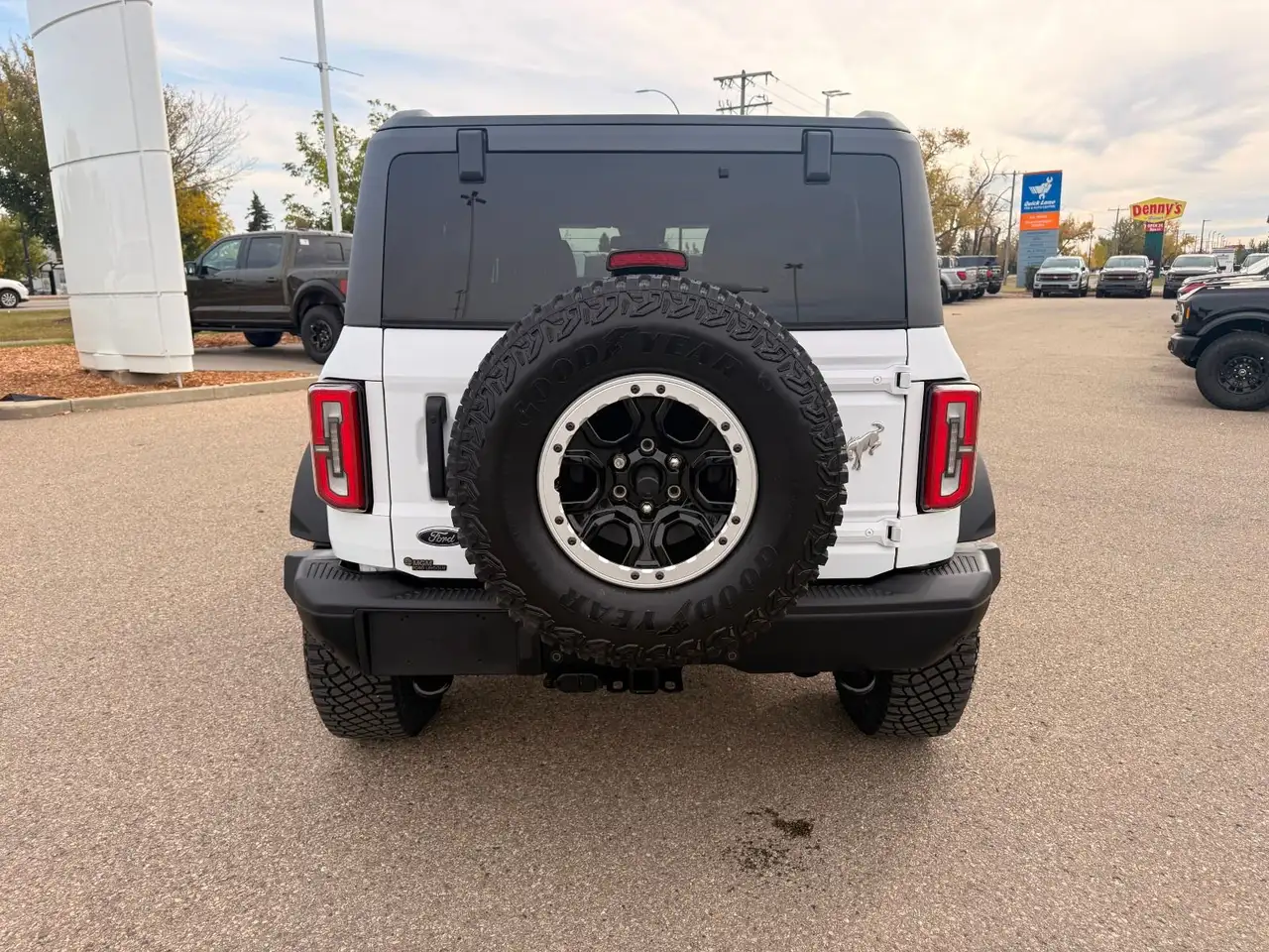 Ford Bronco - Image 6