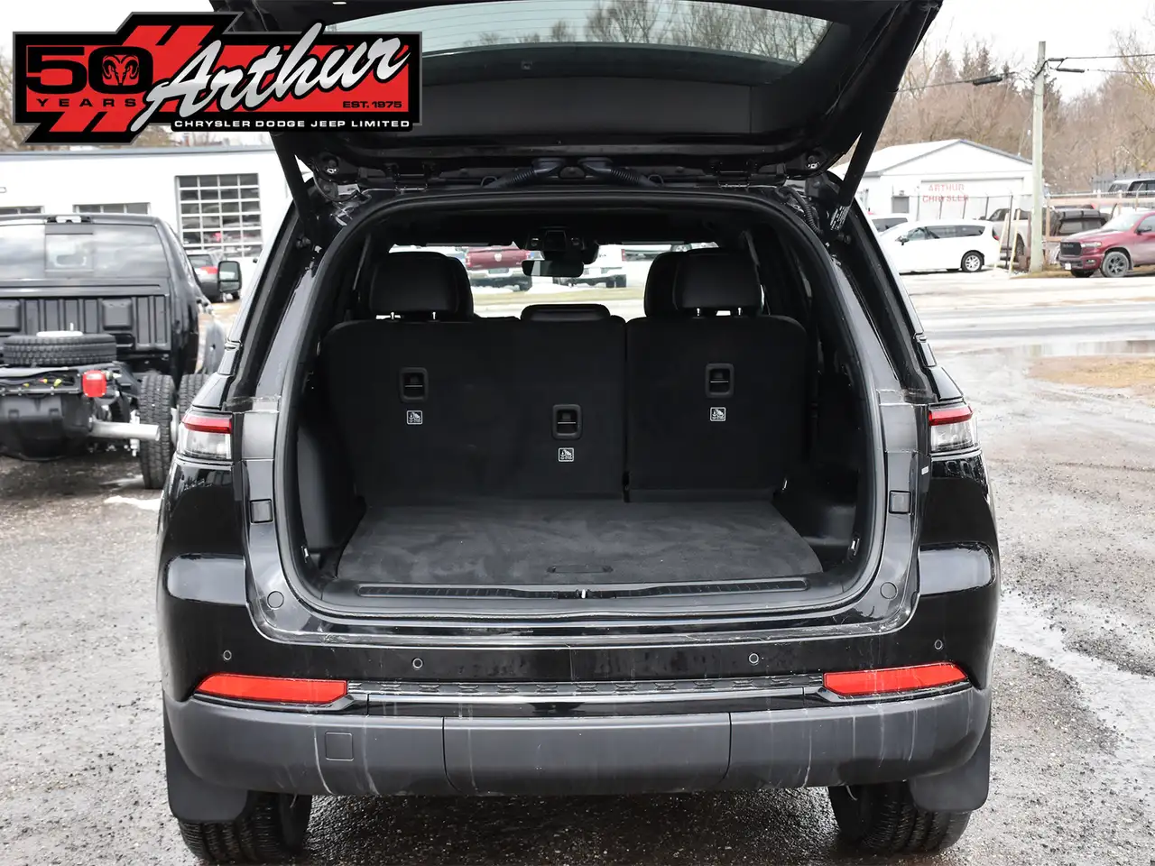 Jeep Grand Cherokee - Image 29