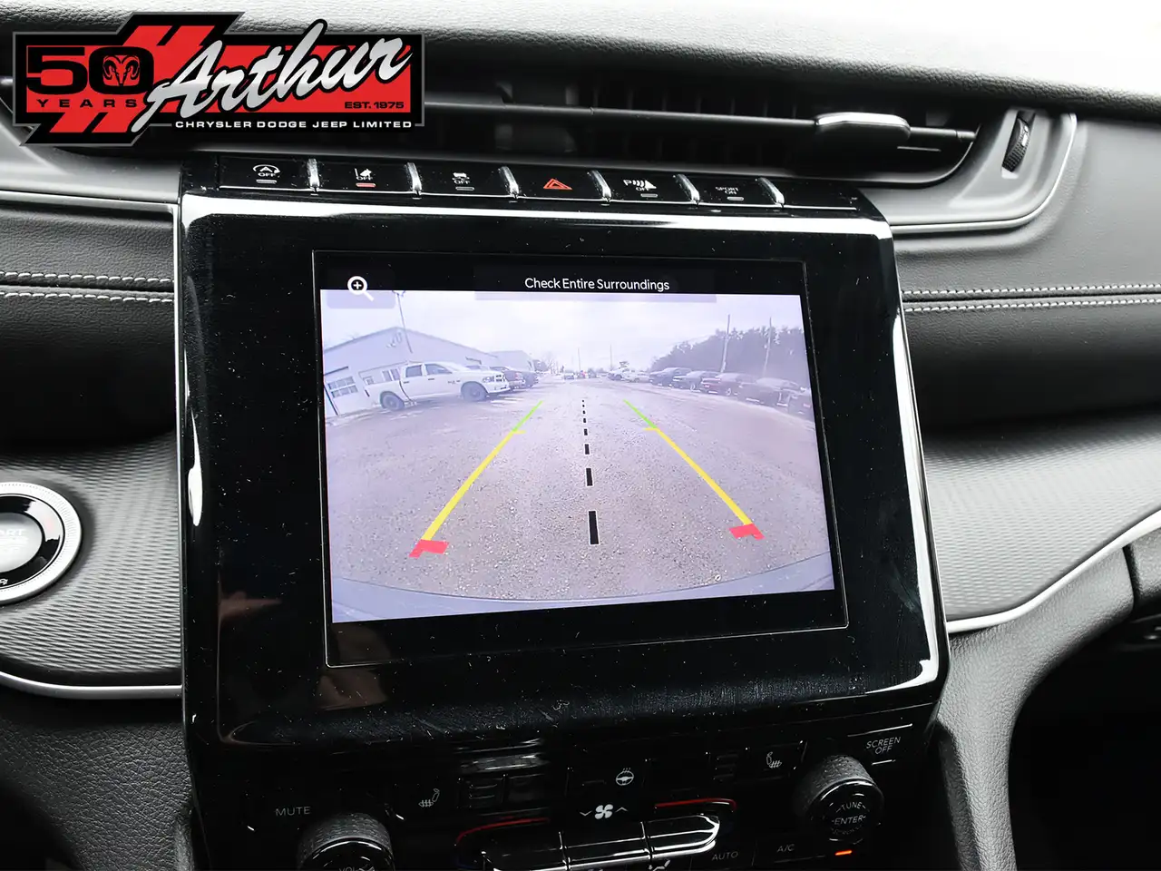 Jeep Grand Cherokee - Image 27