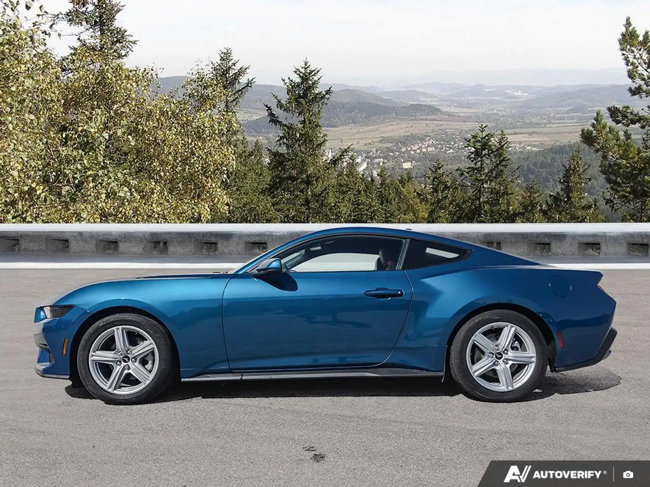 Ford Mustang - Image 3