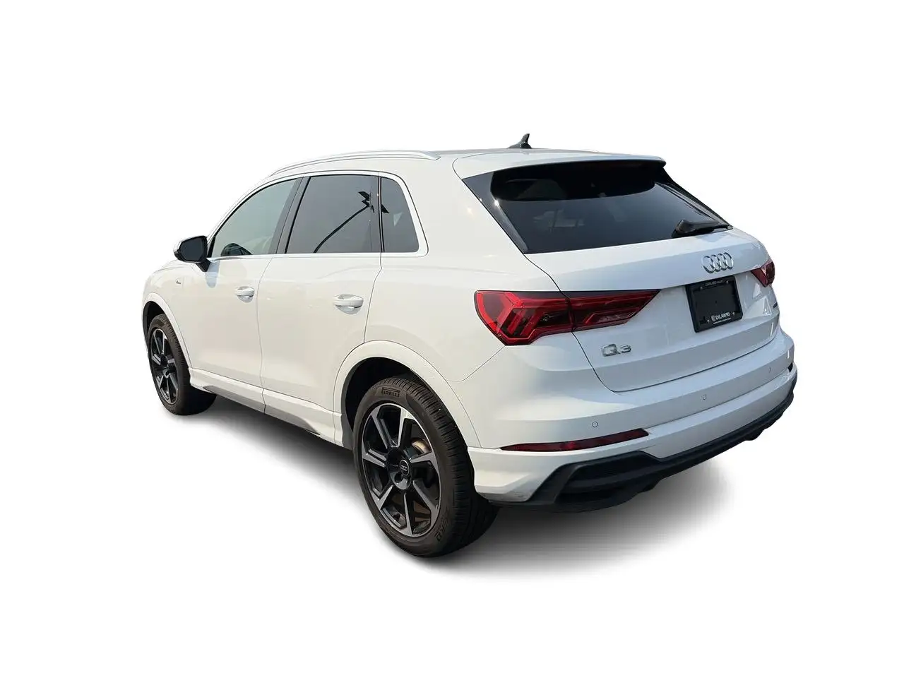 Audi Q3 - Image 10